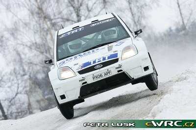 Alessandro Bettega - Simone Scattolin
22º Rally Norway 2007. Ford Fiesta S1600 (PX06 APF). Clasificado 45º.
TRT srl

Del 16 al 18 de Febrero, Hamar, Innlandet.
Superficie: nieve - hielo.

El Rally constaba de 3 etapas con un total de 1109.57 km de los que 355.99 km divididos en 18 tramos, eran cronometrados.

Tomaron la salida 74 equipos, finalizaron 63.

© Petr Lusk
@@
Palabras clave: ;Ford;Fiesta;Noruega;2007;Nieve