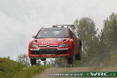 Dani Sordo - Marc Martí
57º Neste Oil Rally Finland 2007. Citroën C4 WRC (738 DYN 78). Abandonó por avería mecánica en SS15 Leustu de 21.27 km.
Citroën Total WRT

Del 3 al 5 de Agosto, Jyväskylä.
Superficie: tierra.

El Rally constaba de 3 etapas con un total de 1375.15 km de los que 360.34 km divididos en 23 tramos eran cronometrados.

Tomaron la salida 97 equipos, finalizaron 70.

© Marek Felt
@@
Palabras clave: Citroen;WRC;Finlandia;2007