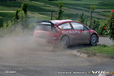 Dani Sordo - Marc Martí
26º ADAC Rallye Deutschland 2007. Citroën C4 WRC (751 DYN 78). Abandonó por motor en SS7 St. Wendeler Land 1 de 16.37 km.
Citroën Total WRT

Del 17 al 19 de Agosto, Trier.
Superficie: asfalto.

El Rally constaba de 3 etapas con un total de 1227.04 km de los que 356.27 km divididos en 19 tramos, eran cronometrados.

Tomaron la salida 102 equipos, finalizaron 88.

© Ronny Baert
@@
Palabras clave: Citroen;WRC;Alemania;2007