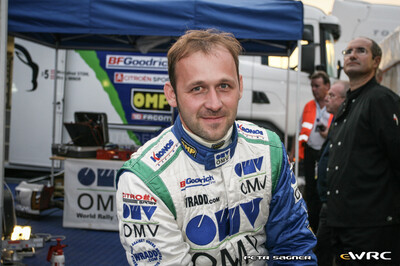 Manfred Stohl - Ilka Minor
57º Neste Oil Rally Finland 2007. Citroën Xsara WRC (596 DYS 78). Abandonó por accidente (vuelco) en SS13 Juupajoki de 22.14 km.
OMV Kronos Citroën WRT

Del 3 al 5 de Agosto, Jyväskylä.
Superficie: tierra.

El Rally constaba de 3 etapas con un total de 1375.15 km de los que 360.34 km divididos en 23 tramos eran cronometrados.

Tomaron la salida 97 equipos, finalizaron 70.

© Petr Sagner
@@
Palabras clave: Citroen;Xsara;WRC;Finlandia;2007;Personajes