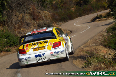 François Duval - Patrick Pivato
51º Tour de Corse - Rallye de France 2007. Citroën Xsara WRC (100 DZF 78). Abandonó por el alternador en SS13 Penitencier Coti - Pietra Rossa 1 de 24.24 km.
OMV Kronos Citroën WRT

Del 12 al 14 de Octubre, Ajaccio.
Superficie: asfalto.

El Rally constaba de 3 etapas con un total de 1099.10 km de los que 359.32 km divididos en 16 tramos, eran cronometrados.

Tomaron la salida 74 equipos, finalizaron 57.

© Martin Stanislav
@
Palabras clave: Citroen;Xsara;WRC;Corse;Corcega;2007