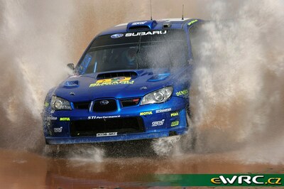 Petter Solberg - Phil Mills
4º Corona Rally Mexico 2007. Subaru Impreza S12B WRC '07 (HT56 SRT). Abandonó por fuga de aceite en SS6 El Cubilete 2 de 17.88 km.
Subaru World Rally Team

Del 9 al 11 de Marzo, León.
Superficie: tierra.

El Rally constaba de 3 etapas con un total de 849.55 km de los que 366.06 km divididos en 20 tramos, eran cronometrados.

Tomaron la salida 47 equipos, finalizaron 36.

© Teams
@
Palabras clave: Petter_Solberg;Subaru;Impreza;WRC;Mexico;2007