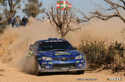 Chris Atkinson - Glenn Macneall
41º Vodafone Rally de Portugal 2007. Subaru Impreza S12B WRC '07 (AT06 SRT). Abandonó por daños de accidente en SS14 Loulé – Almodovar 1 de 17.60 km.
Subaru World Rally Team

Del 30 de Marzo al 1 de Abril, Faro.
Superficie: tierra.

El Rally constaba de 3 etapas con un total de 1009.31 km de los que 357.10 km divididos en 18 tramos, eran cronometrados.

Tomaron la salida 80 equipos, finalizaron 61.

© Petr Sagner
@@
Palabras clave: Subaru;Impreza;WRC;Portugal;2007