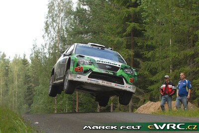 Jari-Matti Latvala - Miikka Anttila
57º Neste Oil Rally Finland 2007. Ford Focus RS WRC '06 (EJ56 FZB / BV 6638). Abandonó por jaula antivuelco dañada después de una salida de pista en SS7 Palsankylä 2 de 13.31 km.
Stobart VK Ford Rally Team

Del 3 al 5 de Agosto, Jyväskylä.
Superficie: tierra.

El Rally constaba de 3 etapas con un total de 1375.15 km de los que 360.34 km divididos en 23 tramos eran cronometrados.

Tomaron la salida 97 equipos, finalizaron 70.

© Marek Felt
@@
Palabras clave: Ford;Focus;WRC;Finlandia;2007