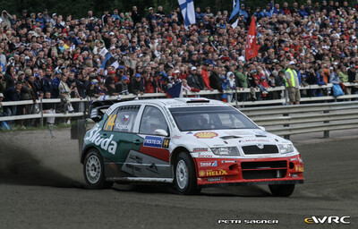 Jan Kopecký - Filip Schovánek
57º Neste Oil Rally Finland 2007. Skoda Fabia WRC (4S8 9856). Abandonó por accidente en SS21 Valkola de 10.38 km.
Czech Rally Team Kopecký

Del 3 al 5 de Agosto, Jyväskylä.
Superficie: tierra.

El Rally constaba de 3 etapas con un total de 1375.15 km de los que 360.34 km divididos en 23 tramos eran cronometrados.

Tomaron la salida 97 equipos, finalizaron 70.

© Petr Sagner
@@
Palabras clave: Skoda;Fabia;WRC;Finlandia;2007