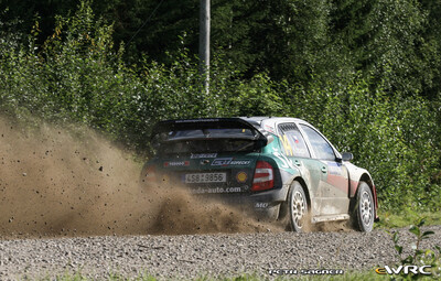 Jan Kopecký - Filip Schovánek
57º Neste Oil Rally Finland 2007. Skoda Fabia WRC (4S8 9856). Abandonó por accidente en SS21 Valkola de 10.38 km.
Czech Rally Team Kopecký

Del 3 al 5 de Agosto, Jyväskylä.
Superficie: tierra.

El Rally constaba de 3 etapas con un total de 1375.15 km de los que 360.34 km divididos en 23 tramos eran cronometrados.

Tomaron la salida 97 equipos, finalizaron 70.

© Petr Sagner
@@
Palabras clave: Skoda;Fabia;WRC;Finlandia;2007