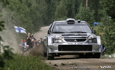 Juho Hänninen - Mikko Markkula
57º Neste Oil Rally Finland 2007. Mitsubishi Lancer WRC 05 (KN04 WMC). Abandonó por avería mecánica en SS15 Leustu de 21.27 km.

Del 3 al 5 de Agosto, Jyväskylä.
Superficie: tierra.

El Rally constaba de 3 etapas con un total de 1375.15 km de los que 360.34 km divididos en 23 tramos eran cronometrados.

Tomaron la salida 97 equipos, finalizaron 70.

© Petr Sagner
@@
Palabras clave: Mitsubishi;Lancer;WRC;Finlandia;2007