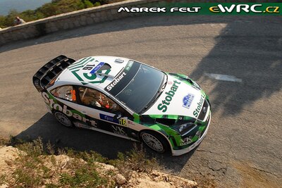 Matthew Wilson - Michael Orr
51º Tour de Corse - Rallye de France 2007. Ford Focus RS WRC '06 (1 ES). Abandonó por la caja de cambios en SS15 Penitencier Coti - Pietra Rossa 2 de 24.24 km.
Stobart VK Ford Rally Team

Del 12 al 14 de Octubre, Ajaccio.
Superficie: asfalto.

El Rally constaba de 3 etapas con un total de 1099.10 km de los que 359.32 km divididos en 16 tramos, eran cronometrados.

Tomaron la salida 74 equipos, finalizaron 57.

© Marek Felt
@@
Palabras clave: Ford;Focus;WRC;Corse;Corcega;2007