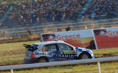François Duval - Jean-François Elst
54º BP Ultimate Acropolis Rally of Greece 2007. Skoda Fabia WRC (S37 88E). Abandonó por sobrecalentamiento del motor en SS5 Olympic Properties (Markopoulo) 1 de 5.16 km.

Del 1 al 3 de Junio, Markopoulo.
Superficie: tierra.

El Rally tenia un total de 1572.33 km de los que 356.36 km divididos en 3 etapas y 23 tramos, eran especiales (2 de ellos fueron cancelados SS9 Imittos 1 y SS20 Imittos 2 de 10,96 km cada uno.

Tomaron la salida 64 equipos, finalizaron 49.

© Martin Stanislav
@
Palabras clave: Skoda;Fabia;WRC;Acropolis;Grecia;2007