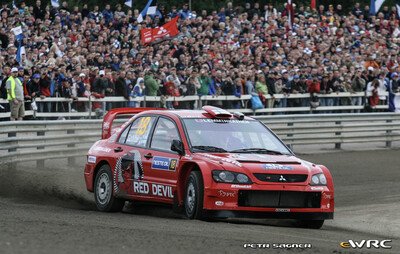 Kristian Sohlberg - Risto Pietiläinen
57º Neste Oil Rally Finland 2007. Mitsubishi Lancer WRC 05 (KN04 WMD). Abandonó por accidente en SS2 Vellipohja 1 de 17.20 km.
Blue Rose Team

Del 3 al 5 de Agosto, Jyväskylä.
Superficie: tierra.

El Rally constaba de 3 etapas con un total de 1375.15 km de los que 360.34 km divididos en 23 tramos eran cronometrados.

Tomaron la salida 97 equipos, finalizaron 70.

© Petr Sagner
@
Palabras clave: Mitsubishi;Lancer;WRC;Finlandia;2007