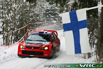 Toni Gardemeister - Jakke Honkanen
22º Rally Norway 2007. Mitsubishi Lancer WRC 05 (KN0 4WMD). Abandonó en SS15 Mountain 2 de 24.36 km. Desconocemos el motivo.

Del 16 al 18 de Febrero, Hamar, Innlandet.
Superficie: nieve - hielo.

El Rally constaba de 3 etapas con un total de 1109.57 km de los que 355.99 km divididos en 18 tramos, eran cronometrados.

Tomaron la salida 74 equipos, finalizaron 63.

© Petr Lusk
@@
Palabras clave: Toni_Gardemeister;Mitsubishi;lancer;WRC;Noruega;2007;Nieve