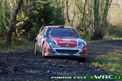 Conrad Rautenbach - David Senior
63º Wales Rally GB 2007. Citroën Xsara WRC (99 DZF 78). Abandonó por accidente en SS7 Crychan 1 de 19.56 km.

Del 30 de Noviembre al 2 de Diciembre, Cardiff, Wales.
Superficie: tierra.

El Rally constaba de 3 etapas con un total de 1271.94 km de los que 359.54 km divididos en 17 tramos, eran especiales.

Tomaron la salida 108 equipos, finalizaron 83.

© Marek Felt
@@
Palabras clave: Citroen;Xsara;WRC;Gran_Bretaña;2007
