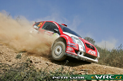 Martin Prokop - Jan Tománek
41º Vodafone Rally de Portugal 2007. Citroën C2 S1600 (2J3 8402). Abandonó por accidente en SS5 Tavira 2 de 19.92 km.

Del 30 de Marzo al 1 de Abril, Faro.
Superficie: tierra.

El Rally constaba de 3 etapas con un total de 1009.31 km de los que 357.10 km divididos en 18 tramos, eran cronometrados.

Tomaron la salida 80 equipos, finalizaron 61.

© Petr Lusk
@@
Palabras clave: Citroen;Portugal;2007