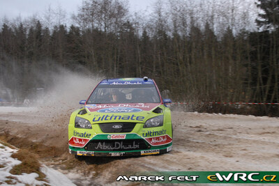 Mikko Hirvonen - Jarmo Lehtinen
57º Uddeholm Swedish Rally 2008. Ford Focus RS WRC '07 (EU07 SSZ). Clasificado 2º.
BP Ford Abu Dhabi WRT

Del 8 al 10 de Febrero, Karlstad.
Superficie: nieve - hielo.

El Rally tenia un total de 1408.94 km de los que 340.24 km divididos en 3 etapas y 20 tramos eran cronometrados.

Tomaron la salida 61 equipos, finalizaron 49.

© Marek Felt
@
Palabras clave: ;Ford;Focus;WRC;Suecia;2008;Nieve