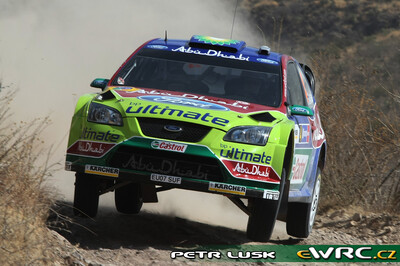 Jari-Matti Latvala - Miikka Anttila
5º Corona Rally Mexico 2008. Ford Focus RS WRC '07 (EU07 SUF). Clasificado 3º.
BP Ford Abu Dhabi WRT

Del 28 de Febrero al 2 de Marzo, León.
Superficie: tierra.

El Rally tenia un total de 808.53 km de los que 353.75 km divididos en 3 etapas y 20 tramos eran cronometrados (1 de ellos fue cancelado SS18 Guanajuatito de 22.3 km).

Tomaron la salida 40 equipos, finalizaron 28.

© Petr Lusk
@@
Palabras clave: ;Ford;Focus;WRC;Mexico;2008