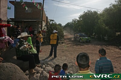 Mikko Hirvonen - Jarmo Lehtinen
5º Corona Rally Mexico 2008. Ford Focus RS WRC '07 (EU07 SSZ). Clasificado 4º.
BP Ford Abu Dhabi WRT

Del 28 de Febrero al 2 de Marzo, León.
Superficie: tierra.

El Rally tenia un total de 808.53 km de los que 353.75 km divididos en 3 etapas y 20 tramos eran cronometrados (1 de ellos fue cancelado SS18 Guanajuatito de 22.3 km).

Tomaron la salida 40 equipos, finalizaron 28.

© Petr Lusk
@@
Palabras clave: ;Ford;Focus;WRC;Mexico;2008