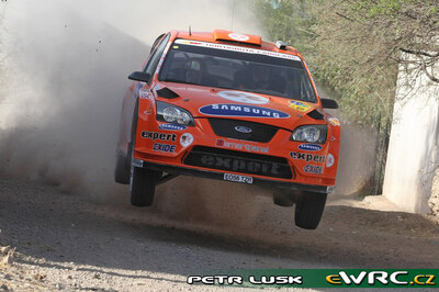 Henning Solberg - Cato Menkerud
5º Corona Rally Mexico 2008. Ford Focus RS WRC '07 (EO56 TZR). Clasificado 5º.
Munchi's Ford WRT

Del 28 de Febrero al 2 de Marzo, León.
Superficie: tierra.

El Rally tenia un total de 808.53 km de los que 353.75 km divididos en 3 etapas y 20 tramos eran cronometrados (1 de ellos fue cancelado SS18 Guanajuatito de 22.3 km).

Tomaron la salida 40 equipos, finalizaron 28.

© Petr Lusk
@@
Palabras clave: Ford;Focus;WRC;Mexico;2008