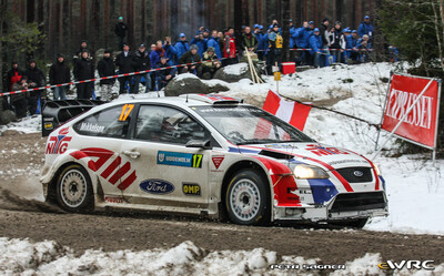 Andreas Mikkelsen - Ola Fløene
57º Uddeholm Swedish Rally 2008. Ford Focus RS WRC '06 (EU55 CNJ). Clasificado 5º.
Ramsport

Del 8 al 10 de Febrero, Karlstad.
Superficie: nieve - hielo.

El Rally tenia un total de 1408.94 km de los que 340.24 km divididos en 3 etapas y 20 tramos eran cronometrados.

Tomaron la salida 61 equipos, finalizaron 49.

© Petr Sagner
@@
Palabras clave: ;Ford;Focus;WRC;Suecia;2008;Nieve