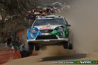Matthew Wilson - Scott Martin
5º Corona Rally Mexico 2008. Ford Focus RS WRC '07 (EA07 RGZ). Clasificado 6º.
Stobart VK Ford Rally Team

Del 28 de Febrero al 2 de Marzo, León.
Superficie: tierra.

El Rally tenia un total de 808.53 km de los que 353.75 km divididos en 3 etapas y 20 tramos eran cronometrados (1 de ellos fue cancelado SS18 Guanajuatito de 22.3 km).

Tomaron la salida 40 equipos, finalizaron 28.

© Petr Lusk
@@
Palabras clave: Ford;Focus;WRC;Mexico;2008