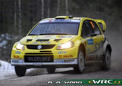 Toni Gardemeister - Tomi Tuominen
57º Uddeholm Swedish Rally 2008. Suzuki SX4 WRC (TKA 301 chi 1891). Clasificado 7º.
Suzuki World Rally Team

Del 8 al 10 de Febrero, Karlstad.
Superficie: nieve - hielo.

El Rally tenia un total de 1408.94 km de los que 340.24 km divididos en 3 etapas y 20 tramos eran cronometrados.

Tomaron la salida 61 equipos, finalizaron 49.

© Benjamin A. Ward
@
Palabras clave: Toni_Gardemeister;Suzuki;WRC;Suecia;2008;Nieve