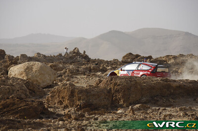 Sébastien Loeb - Daniel Elena
1º Jordan Rally 2008. Citroën C4 WRC (738 EGZ 78). Clasificado 10º.
Citroën Total WRT

Del 24 al 27 de Abril.
Superficie: tierra.

El Rally constaba de 3 etapas con un total de 983.44 km de los que 359.26 km divididos en 22 tramos, eran cronometrados.

Tomaron la salida 54 equipos, finalizaron 33.

© Willy Weyens
@@
Palabras clave: Citroen;WRC;Jordania;2008