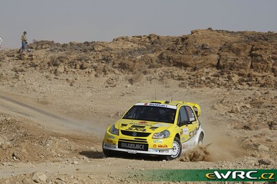 Toni Gardemeister - Tomi Tuominen
1º Jordan Rally 2008. Suzuki SX4 WRC (TKA301 CHI1891). Abandonó por avería mecánica en SS3 Mount Nebo 1 de 11.10 km.
Suzuki World Rally Team

Del 24 al 27 de Abril.
Superficie: tierra.

El Rally constaba de 3 etapas con un total de 983.44 km de los que 359.26 km divididos en 22 tramos, eran cronometrados.

Tomaron la salida 54 equipos, finalizaron 33.

© Willy Weyens
@
Palabras clave: Suzuki;WRC;Jordania;2008