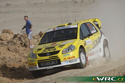 Toni Gardemeister - Tomi Tuominen
1º Jordan Rally 2008. Suzuki SX4 WRC (TKA301 CHI1891). Abandonó por avería mecánica en SS3 Mount Nebo 1 de 11.10 km.
Suzuki World Rally Team

Del 24 al 27 de Abril.
Superficie: tierra.

El Rally constaba de 3 etapas con un total de 983.44 km de los que 359.26 km divididos en 22 tramos, eran cronometrados.

Tomaron la salida 54 equipos, finalizaron 33.

© Willy Weyens
@
Palabras clave: Suzuki;WRC;Jordania;2008