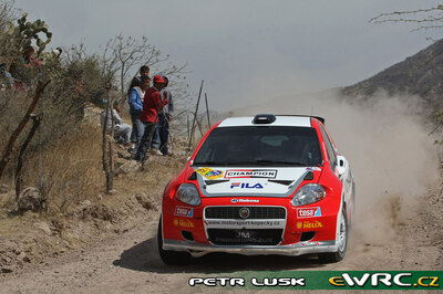 Jan Kopecký - Petr Starý
5º Corona Rally Mexico 2008. Fiat Abarth Punto S2000. Abandonó por la bomba de aceite en SS1 Alfaro 1 de 22.96 km.

Del 28 de Febrero al 2 de Marzo, León.
Superficie: tierra.

El Rally tenia un total de 808.53 km de los que 353.75 km divididos en 3 etapas y 20 tramos eran cronometrados (1 de ellos fue cancelado SS18 Guanajuatito de 22.3 km).

Tomaron la salida 40 equipos, finalizaron 28.

© Petr Lusk
@@
Palabras clave: Fiat;Abarth;Punto;Mexico;2008