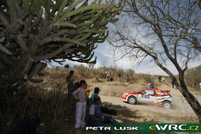 Jan Kopecký - Petr Starý
5º Corona Rally Mexico 2008. Fiat Abarth Punto S2000. Abandonó por la bomba de aceite en SS1 Alfaro 1 de 22.96 km.

Del 28 de Febrero al 2 de Marzo, León.
Superficie: tierra.

El Rally tenia un total de 808.53 km de los que 353.75 km divididos en 3 etapas y 20 tramos eran cronometrados (1 de ellos fue cancelado SS18 Guanajuatito de 22.3 km).

Tomaron la salida 40 equipos, finalizaron 28.

© Petr Lusk
@@
Palabras clave: Fiat;Abarth;Punto;Mexico;2008