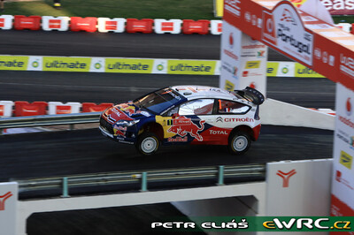 Sébastien Loeb - Daniel Elena
43º Vodafone Rally de Portugal 2009. Citröen C4 WRC (886 ESF 78). Clasificado 1º.
Citroën Total WRT

Del 2 al 5 de Abril, Faro.
Superficie: tierra.

El Rally tenia un total de 1164.99 km de los que 361.36 km divididos en 3 etapas y18 tramos eran cronometrados.

Tomaron la salida 70 equipos, finalizaron 41.

© Petr Eliáš
@
Palabras clave: Sebastien_Loeb;Citroen;WRC;Portugal;2009