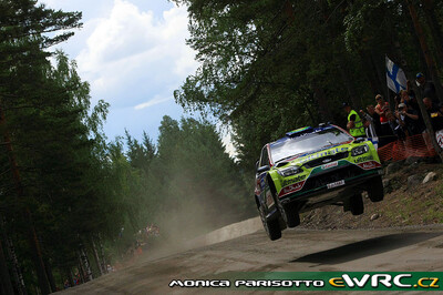 Mikko Hirvonen - Jarmo Lehtinen
59º Neste Oil Rally Finland 2009. Ford Focus RS WRC '09 (EJ-1597). Clasificado 1º.
BP Ford Abu Dhabi WRT

Del 30 de Julio al 2 de Agosto, Jyväskylä, Finlandia.
Superficie: tierra.

El Rally tenía un total de 1449.61 km de los que 345 Km divididos en 23 tramos eran especiales.

Tomaron la salida 90 equipos, finalizaron 60.

© Monica Parisotto
@
Palabras clave: ;Ford;Focus;WRC;Finlandia;2009;
