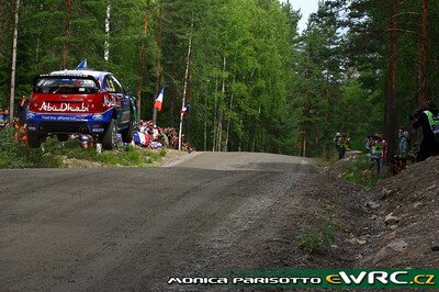 Mikko Hirvonen - Jarmo Lehtinen
59º Neste Oil Rally Finland 2009. Ford Focus RS WRC '09 (EJ-1597). Clasificado 1º.
BP Ford Abu Dhabi WRT

Del 30 de Julio al 2 de Agosto, Jyväskylä, Finlandia.
Superficie: tierra.

El Rally tenía un total de 1449.61 km de los que 345 Km divididos en 23 tramos eran especiales.

Tomaron la salida 90 equipos, finalizaron 60.

© Monica Parisotto
@@
Palabras clave: Mikko_Hirvonen;Ford;Focus;WRC;Finlandia;2009;Saltos