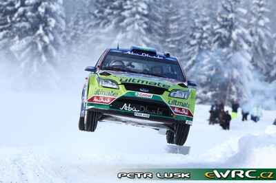Mikko Hirvonen - Jarmo Lehtinen
Rally Norway 2009. Ford Focus RS WRC '08 (PX08 AXB). Clasificado 2º.
BP Ford Abu Dhabi WRT

Del 12 al 15 de Febrero, Hamar.
Superficie: nieve - hielo.

El Rally tenia un total de 1230.15 km de los que 360.90 km divididos en 3 etapas y 23 tramos eran cronometrados.

Tomaron la salida 42 equipos, finalizaron 34.

© Petr Lusk
@
Palabras clave: ;Ford;Focus;WRC;Noruega;2009;Nieve