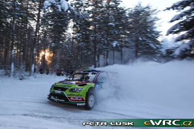Jari-Matti Latvala - Miikka Anttila
Rally Norway 2009. Ford Focus RS WRC '08 (AG57 CKA). Clasificado 3º.
BP Ford Abu Dhabi WRT

Del 12 al 15 de Febrero, Hamar.
Superficie: nieve - hielo.

El Rally tenia un total de 1230.15 km de los que 360.90 km divididos en 3 etapas y 23 tramos eran cronometrados.

Tomaron la salida 42 equipos, finalizaron 34.

© Petr Lusk
@
Palabras clave: ;Ford;Focus;WRC;Noruega;2009;Nieve