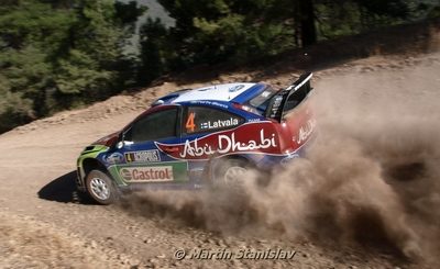 Jari-Matti Latvala - Miikka Anttila
56º Acropolis Rally of Greece 2009. Ford Focus RS WRC 09 (AG57 CKA). Clasificado 3º.

Del 11 al 14 de Junio, Loutraki, Grecia.
Superficie: tierra.

El Rally tenia un total de 1178.17 Km de los que 371.02 Km divididos en 17 tramos eran especiales (2 de ellas fueron canceladas SS3 Evangelistria de 21.03 Km y SS16 Loutraki 2 de 8.98 Km).

Se inscribieron 47 equipos, tomaron la salida 45, finalizaron 33.

© Martin Stanislav
@
Palabras clave: rally;Acropolis;Ford;Focus;WRC;Acropolis;Grecia;2009