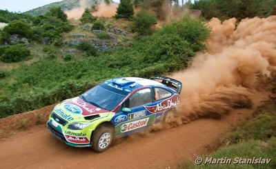 Jari-Matti Latvala - Miikka Anttila
56º Acropolis Rally of Greece 2009. Ford Focus RS WRC 09 (AG57 CKA). Clasificado 3º.

Del 11 al 14 de Junio, Loutraki, Grecia.
Superficie: tierra.

El Rally tenia un total de 1178.17 Km de los que 371.02 Km divididos en 17 tramos eran especiales (2 de ellas fueron canceladas SS3 Evangelistria de 21.03 Km y SS16 Loutraki 2 de 8.98 Km).

Se inscribieron 47 equipos, tomaron la salida 45, finalizaron 33.

© Martin Stanislav
@
Palabras clave: ;Ford;Focus;WRC;Acropolis;Grecia;2009