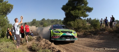 Jari-Matti Latvala - Miikka Anttila
56º Acropolis Rally of Greece 2009. Ford Focus RS WRC 09 (AG57 CKA). Clasificado 3º.

Del 11 al 14 de Junio, Loutraki, Grecia.
Superficie: tierra.

El Rally tenia un total de 1178.17 Km de los que 371.02 Km divididos en 17 tramos eran especiales (2 de ellas fueron canceladas SS3 Evangelistria de 21.03 Km y SS16 Loutraki 2 de 8.98 Km).

Se inscribieron 47 equipos, tomaron la salida 45, finalizaron 33.

© Petr Sagner
@
Palabras clave: ;Ford;Focus;WRC;Acropolis;Grecia;2009