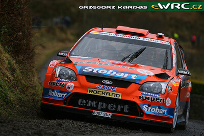 Henning Solberg - Cato Menkerud
4º Rally Ireland 2009. Ford Focus RS WRC '08 (EU07 SUA). Clasificado 4º.

Del 29 de Enero al 1 de Febrero, Sligo.
Superficie: asfalto.

El Rally tenia un total de 1349.42 km de los que 349.73 km divididos en 3 etapas y 19 tramos eran cronometrados (2 de ellos fueron cancelados, SS7 Murley de 24.70 km y SS8 Fardross de 14.77 km).

Tomaron la salida 36 equipos, finalizaron 28.

© Grzegorz Kardas
@
Palabras clave: ;Ford;Focus;WRC;Irlanda;2009