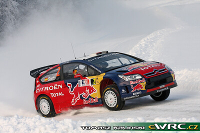 Dani Sordo - Marc Martí
Rally Norway 2009. Citroën C4 WRC (454 EMX 78). Clasificado 5º.
Citroën Total WRT
d
Del 12 al 15 de Febrero, Hamar.
Superficie: nieve - hielo.

El Rally tenia un total de 1230.15 km de los que 360.90 km divididos en 3 etapas y 23 tramos eran cronometrados.

Tomaron la salida 42 equipos, finalizaron 34.

© Tomasz Kalinski
@@
Palabras clave: ;Citroen;WRC;Noruega;2009;Nieve