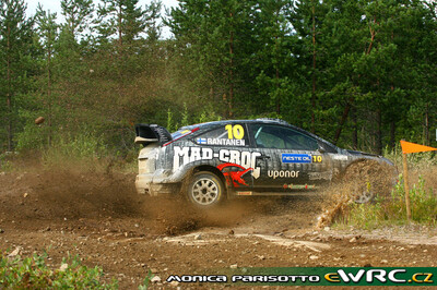 Matti Rantanen - Mikko Lukka
59º Neste Oil Rally Finland 2009. Ford Focus RS WRC '08 (EU07 SSZ). Clasificado 5º.
Munchi's Ford WRT

Del 30 de Julio al 2 de Agosto, Jyväskylä, Finlandia.
Superficie: tierra.

El Rally tenía un total de 1449.61 km de los que 345 Km divididos en 23 tramos eran especiales.

Tomaron la salida 90 equipos, finalizaron 60.

© Monica Parisotto
@
Palabras clave: Ford;Focus;WRC;Finlandia;2009