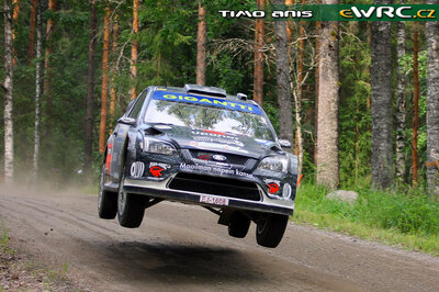 Matti Rantanen - Mikko Lukka
59º Neste Oil Rally Finland 2009. Ford Focus RS WRC '08 (EU07 SSZ). Clasificado 5º.
Munchi's Ford WRT

Del 30 de Julio al 2 de Agosto, Jyväskylä, Finlandia.
Superficie: tierra.

El Rally tenía un total de 1449.61 km de los que 345 Km divididos en 23 tramos eran especiales.

Tomaron la salida 90 equipos, finalizaron 60.

© Timo Anis
@
Palabras clave: Ford;Focus;WRC;Finlandia;2009;