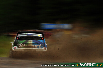 Matthew Wilson - Scott Martin
59º Neste Oil Rally Finland 2009. Ford Focus RS WRC '08 (EJ-1599). Clasificado 8º.

Del 30 de Julio al 2 de Agosto, Jyväskylä, Finlandia.
Superficie: tierra.

El Rally tenía un total de 1449.61 km de los que 345 Km divididos en 23 tramos eran especiales.

Tomaron la salida 90 equipos, finalizaron 60.

© Greg Roslon
@@
Palabras clave: Ford;Focus;WRC;Finlandia;2009