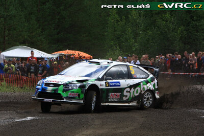 Matthew Wilson - Scott Martin
59º Neste Oil Rally Finland 2009. Ford Focus RS WRC '08 (EJ-1599). Clasificado 8º.

Del 30 de Julio al 2 de Agosto, Jyväskylä, Finlandia.
Superficie: tierra.

El Rally tenía un total de 1449.61 km de los que 345 Km divididos en 23 tramos eran especiales.

Tomaron la salida 90 equipos, finalizaron 60.

© Petr Eliáš
@@
Palabras clave: Ford;Focus;WRC;Finlandia;2009