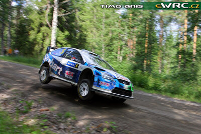 Matthew Wilson - Scott Martin
59º Neste Oil Rally Finland 2009. Ford Focus RS WRC '08 (EJ-1599). Clasificado 8º.

Del 30 de Julio al 2 de Agosto, Jyväskylä, Finlandia.
Superficie: tierra.

El Rally tenía un total de 1449.61 km de los que 345 Km divididos en 23 tramos eran especiales.

Tomaron la salida 90 equipos, finalizaron 60.

© Timo Anis
@@
Palabras clave: Ford;Focus;WRC;Finlandia;2009