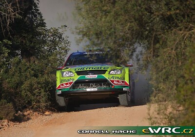 Khalid Al-Qassimi - Michael Orr
43º Vodafone Rally de Portugal 2009. Ford Focus RS WRC '08 (EU07 SSZ). Clasificado 8º.
BP Ford Abu Dhabi WRT

Del 2 al 5 de Abril, Faro.
Superficie: tierra.

El Rally tenia un total de 1164.99 km de los que 361.36 km divididos en 3 etapas y18 tramos eran cronometrados.

Tomaron la salida 70 equipos, finalizaron 41.

© Cornell Hache
@@
Palabras clave: Ford;Focus;WRC;Portugal;2009