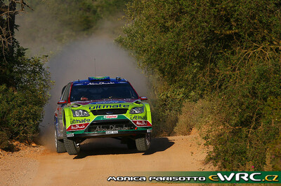 Khalid Al-Qassimi - Michael Orr
43º Vodafone Rally de Portugal 2009. Ford Focus RS WRC '08 (EU07 SSZ). Clasificado 8º.
BP Ford Abu Dhabi WRT

Del 2 al 5 de Abril, Faro.
Superficie: tierra.

El Rally tenia un total de 1164.99 km de los que 361.36 km divididos en 3 etapas y18 tramos eran cronometrados.

Tomaron la salida 70 equipos, finalizaron 41.

© Monica Parisotto
@@
Palabras clave: Ford;Focus;WRC;Portugal;2009