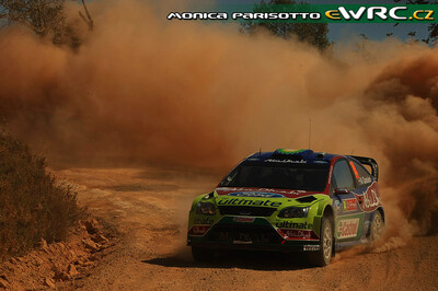 Khalid Al-Qassimi - Michael Orr
43º Vodafone Rally de Portugal 2009. Ford Focus RS WRC '08 (EU07 SSZ). Clasificado 8º.
BP Ford Abu Dhabi WRT

Del 2 al 5 de Abril, Faro.
Superficie: tierra.

El Rally tenia un total de 1164.99 km de los que 361.36 km divididos en 3 etapas y18 tramos eran cronometrados.

Tomaron la salida 70 equipos, finalizaron 41.

© Monica Parisotto
@@
Palabras clave: Ford;Focus;WRC;Portugal;2009