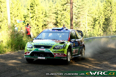 Khalid Al-Qassimi - Michael Orr
59º Neste Oil Rally Finland 2009. Ford Focus RS WRC '09 (EJ-1611). Clasificado 9º.
BP Ford Abu Dhabi WRT

Del 30 de Julio al 2 de Agosto, Jyväskylä, Finlandia.
Superficie: tierra.

El Rally tenía un total de 1449.61 km de los que 345 Km divididos en 23 tramos eran especiales.

Tomaron la salida 90 equipos, finalizaron 60.

© Vladimír Mandík jr.
@
Palabras clave: Ford;Focus;WRC;Finlandia;2009