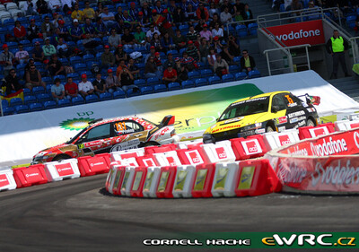 Martin Prokop - Jan Tománek
43º Vodafone Rally de Portugal 2009. Mitsubishi Lancer Evo IX. Clasificado 10º.

Del 2 al 5 de Abril, Faro.
Superficie: tierra.

El Rally tenia un total de 1164.99 km de los que 361.36 km divididos en 3 etapas y18 tramos eran cronometrados.

Tomaron la salida 70 equipos, finalizaron 41.

© Cornell Hache
@@
