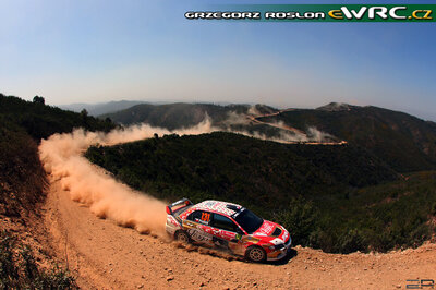 Martin Prokop - Jan Tománek
43º Vodafone Rally de Portugal 2009. Mitsubishi Lancer Evo IX. Clasificado 10º.

Del 2 al 5 de Abril, Faro.
Superficie: tierra.

El Rally tenia un total de 1164.99 km de los que 361.36 km divididos en 3 etapas y18 tramos eran cronometrados.

Tomaron la salida 70 equipos, finalizaron 41.

© Greg Roslon
@@
